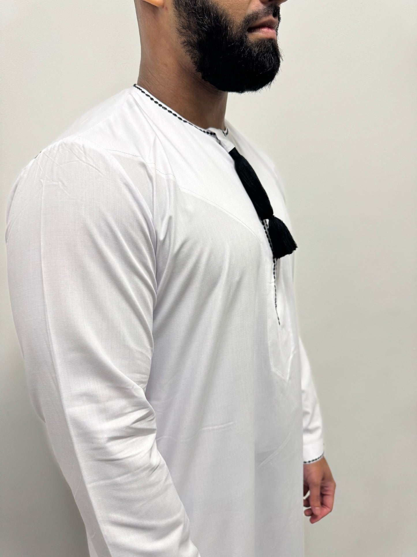 White & Black Omani Thobe